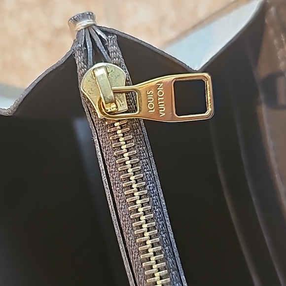 Louis Vuitton Comete Wallet Women's Veau Cachemire Leather Long Wallet - Picture 8 of 16